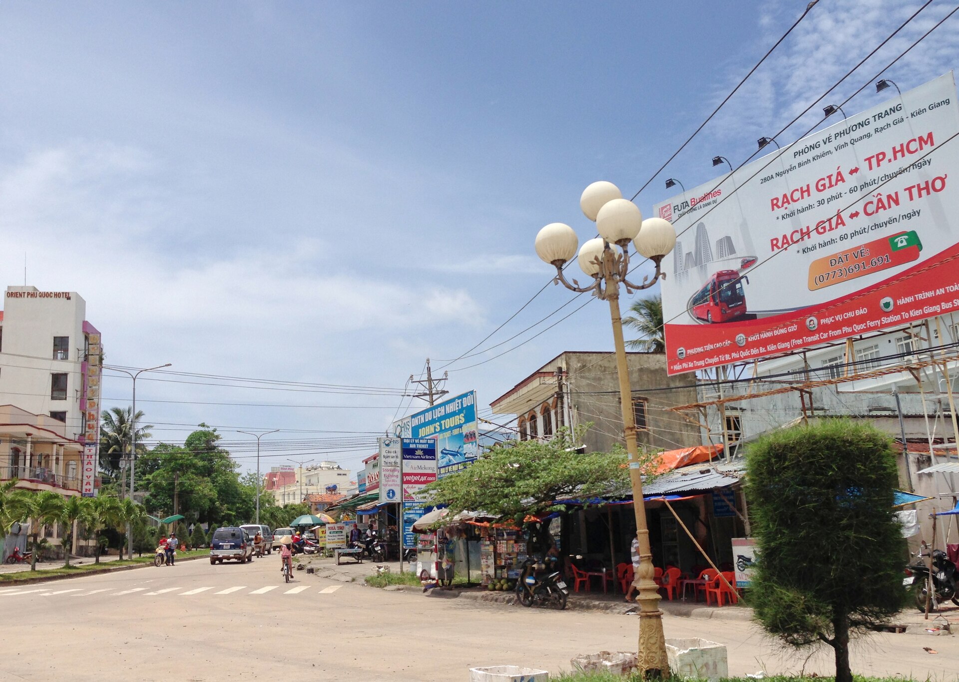 Đường phố Dương Đông Phú Quốc minh họa việc đối chiếu hiện trạng và hồ sơ bất động sản