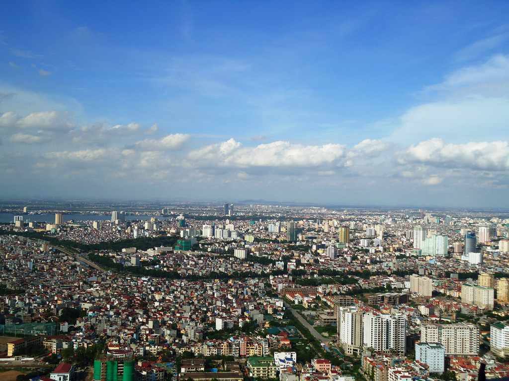 Toàn cảnh Hà Nội minh họa việc lập ngân sách nhà ở, đi lại và sinh hoạt
