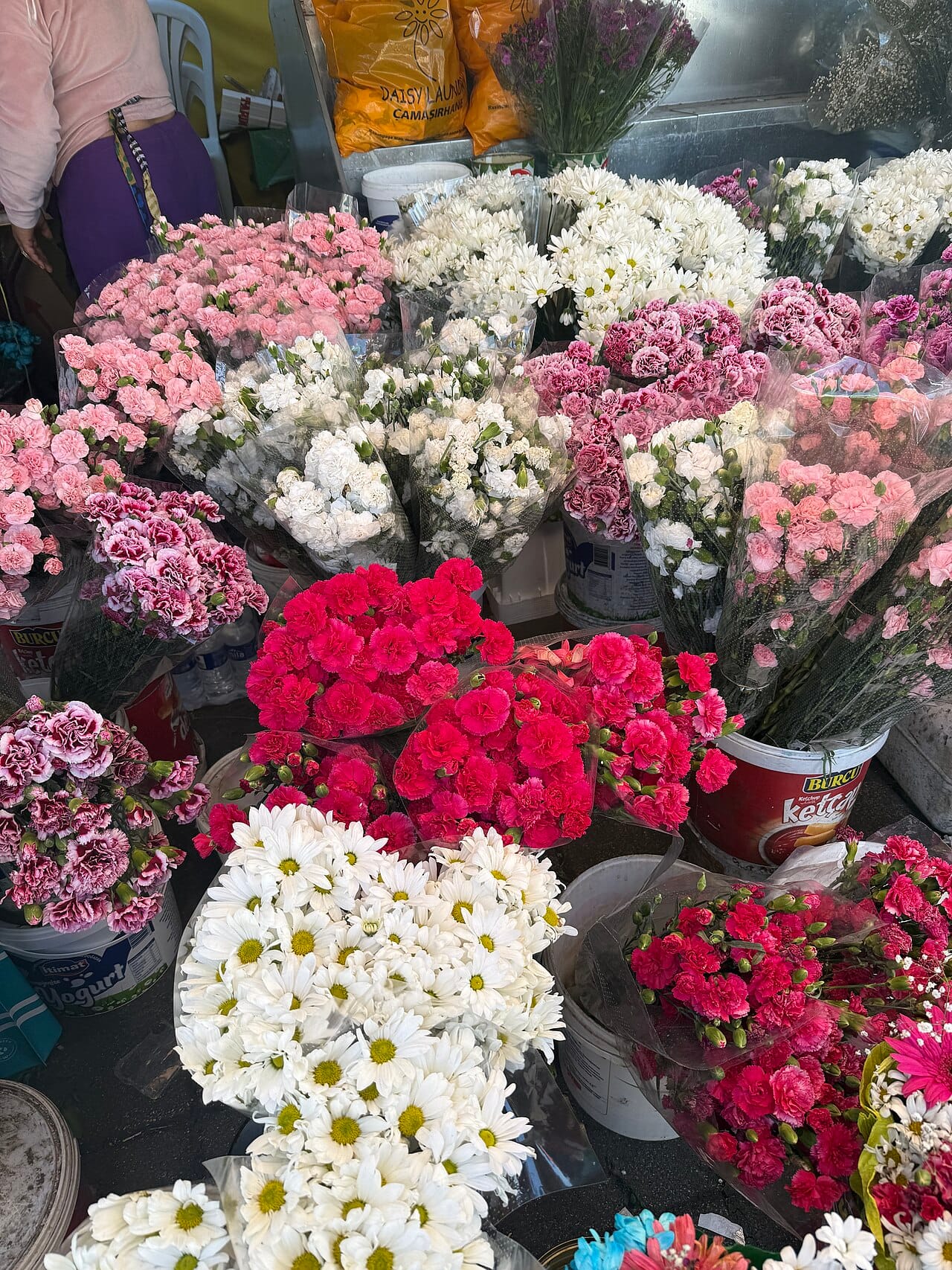 Đặt hoa giao tận nơi tại TP.HCM cần xác minh người bán và mẫu hoa