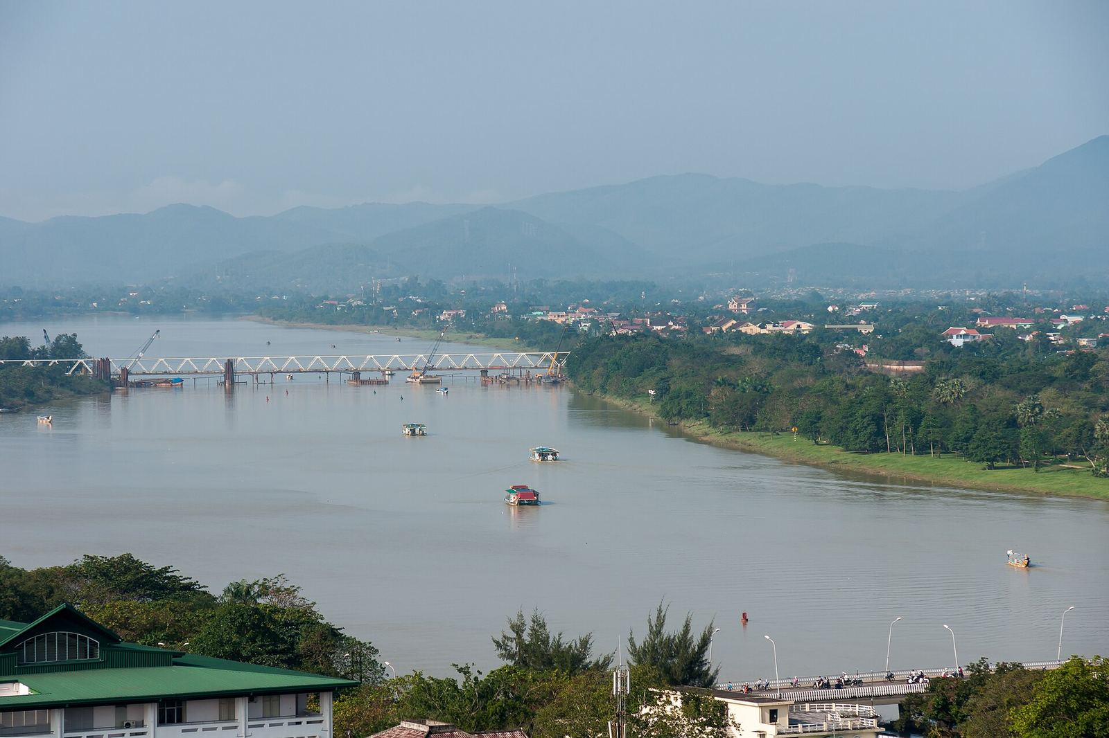 Dòng sông Hương thơ mộng xứ Huế Du lịch Huế - dòng sông Hương thơ mộng