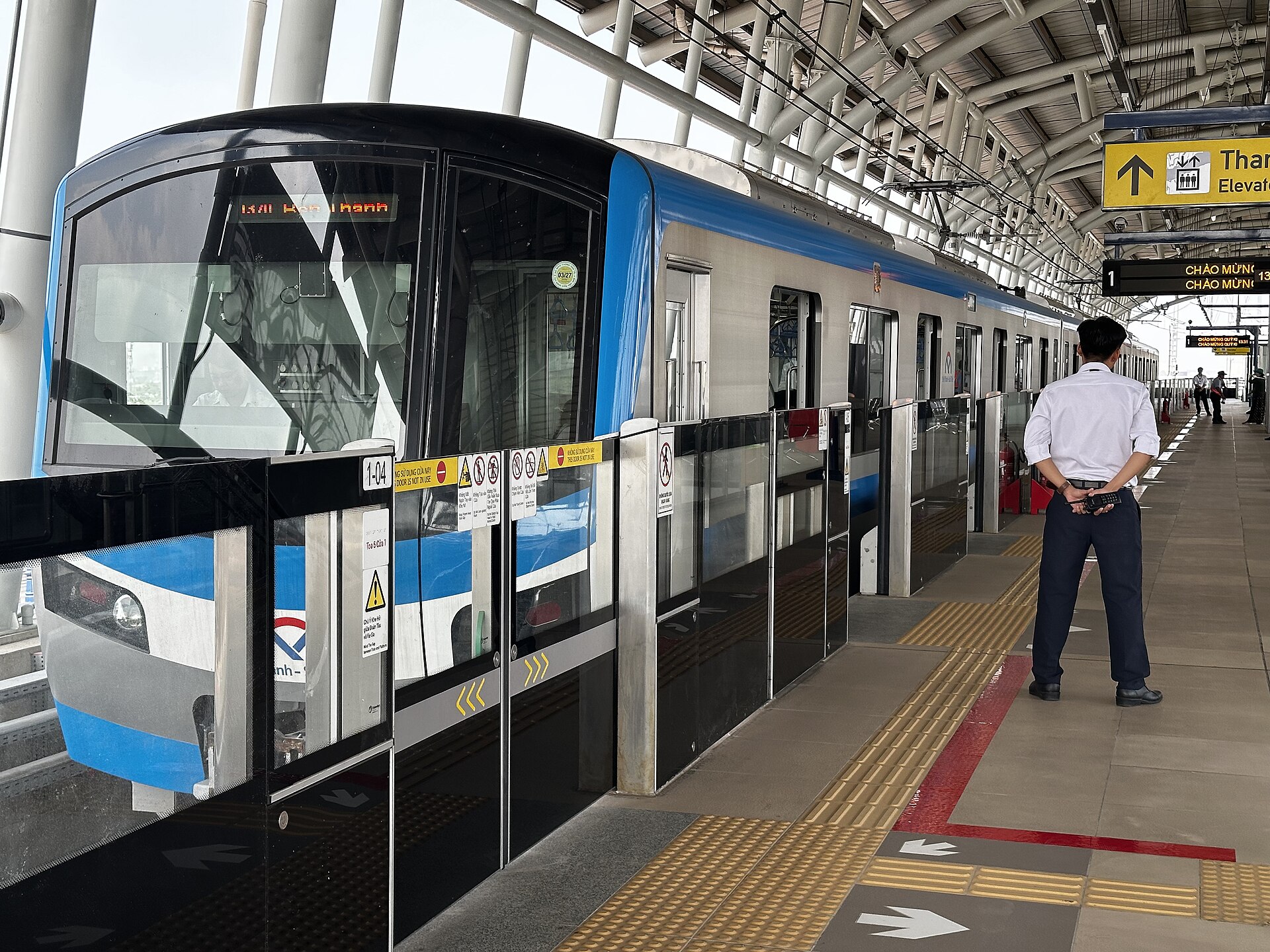 Tính chi phí đi lại hằng tháng trước khi chuyển đến Hà Nội hoặc TP.HCM