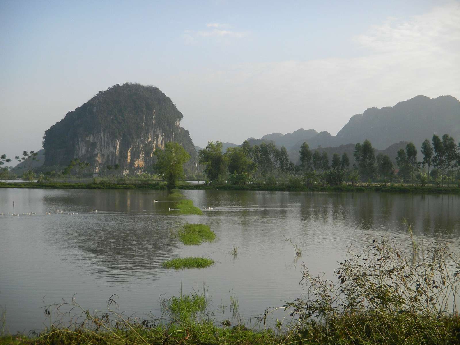 Thuyền du lịch trên sông Ngô Đồng Tam Cốc Ninh Bình Du lịch Ninh Bình - thuyền trên sông Ngô Đồng Tam Cốc