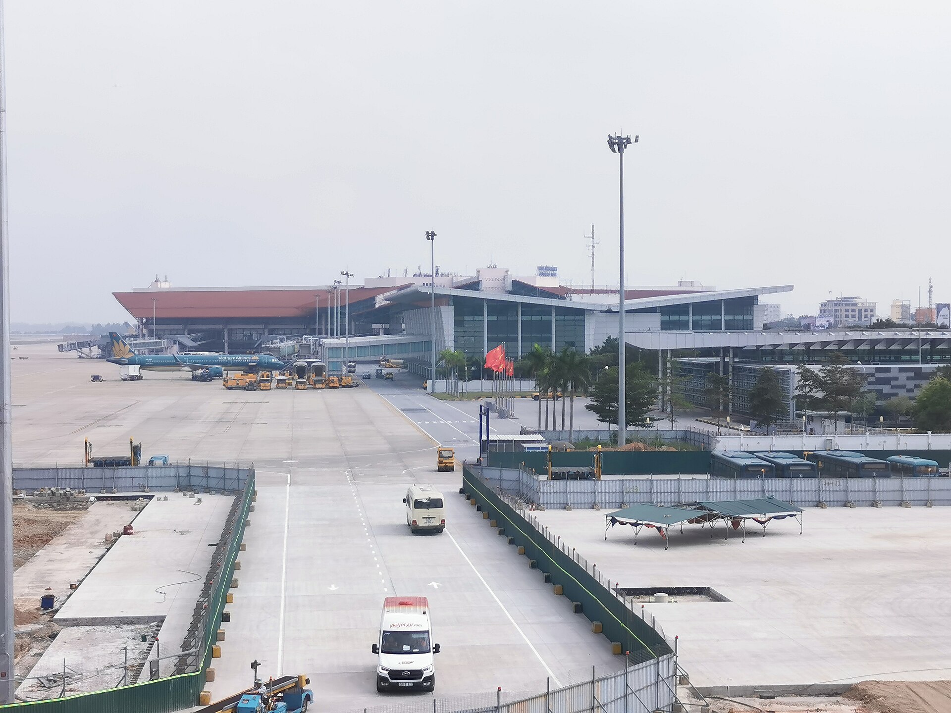 Nhà ga nội địa sân bay Nội Bài minh họa bước xác định nhà ga trước khi đi về phố cổ Hà Nội