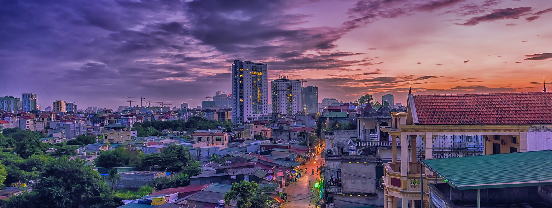 Toàn cảnh Hà Nội lúc bình minh minh họa việc cần dùng trạm đo thay vì nhìn ảnh để đánh giá chất lượng không khí